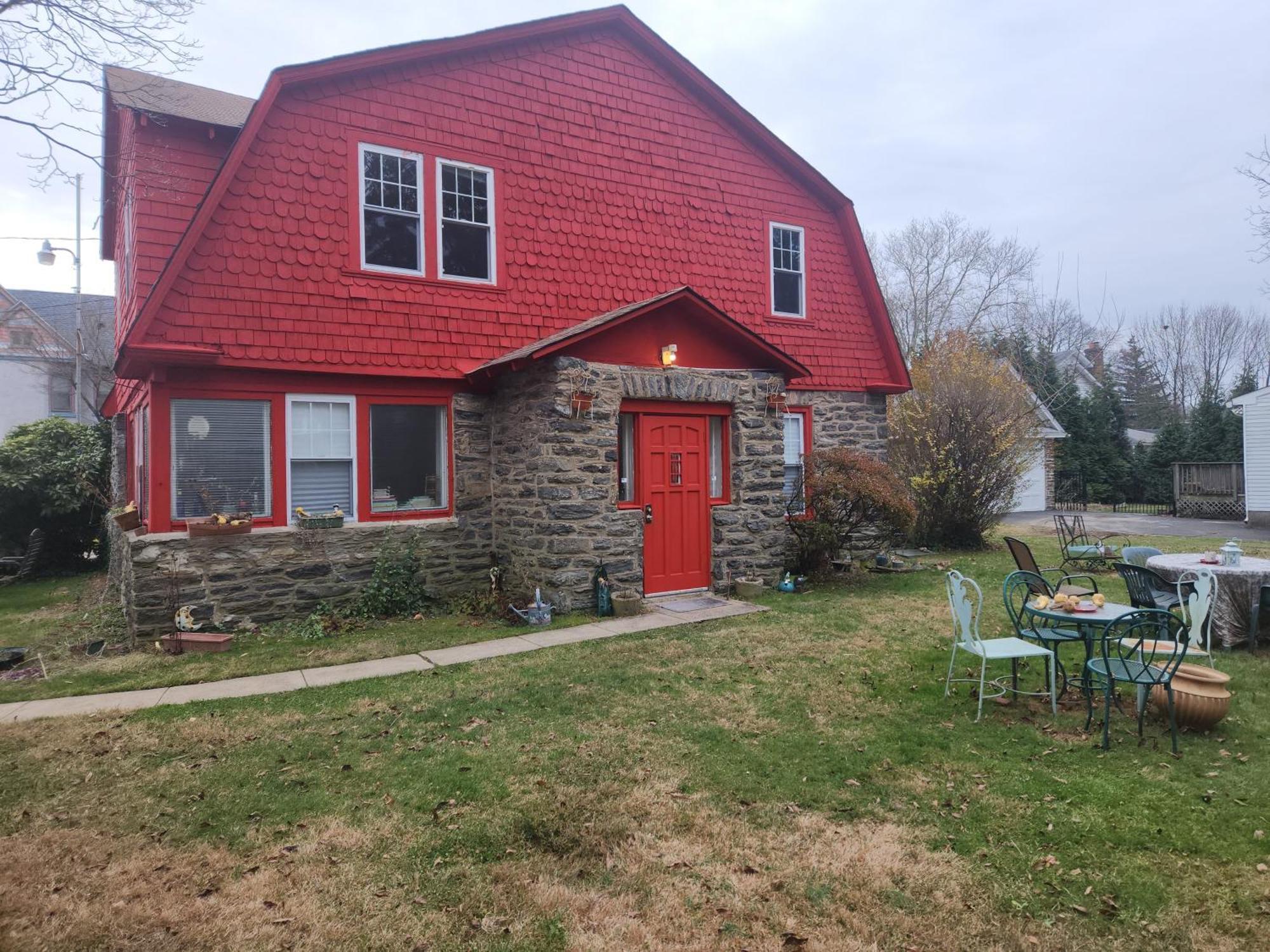 Charming 2br House In *